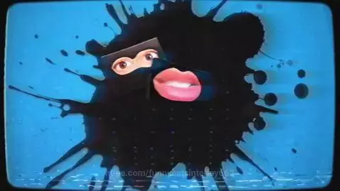VHS-style video with black ink splash, animated mouth on yellow rectangle saying 'Headless Ahhh!', and text 'HEADLESSS AHHHHH'.