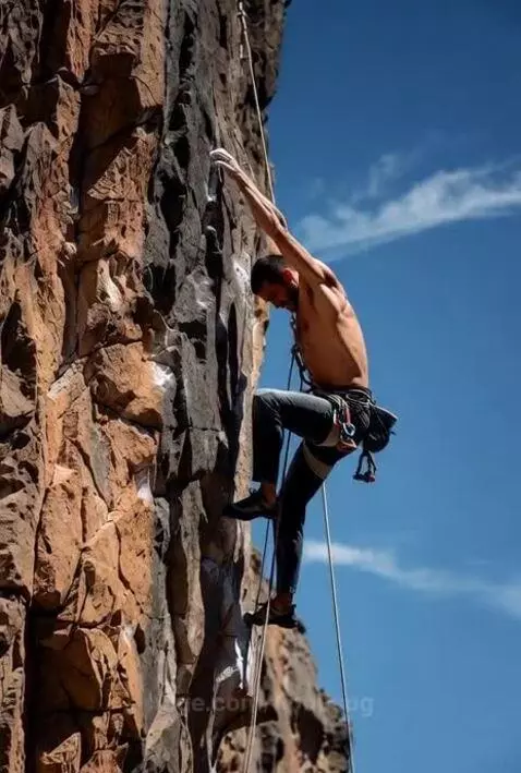 Strength is built vertical by hoopsog