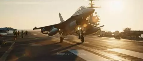 Fighter jet landing by monagz