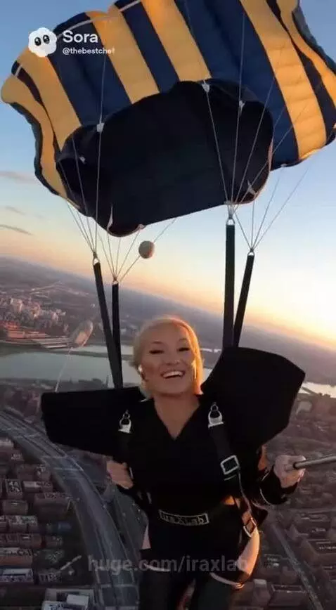 The Sky-High Selfie by iraxlab