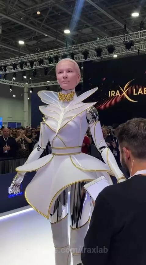 Humanoid Robot. by iraxlab