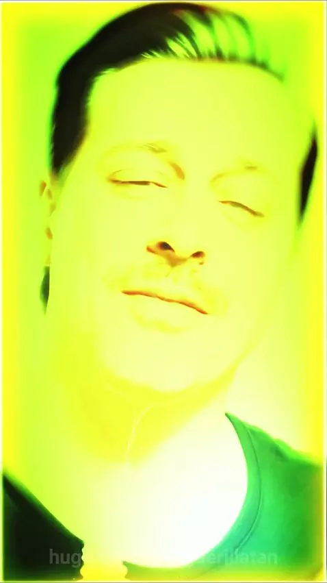 MOIST CHRIS by oranguerillatan