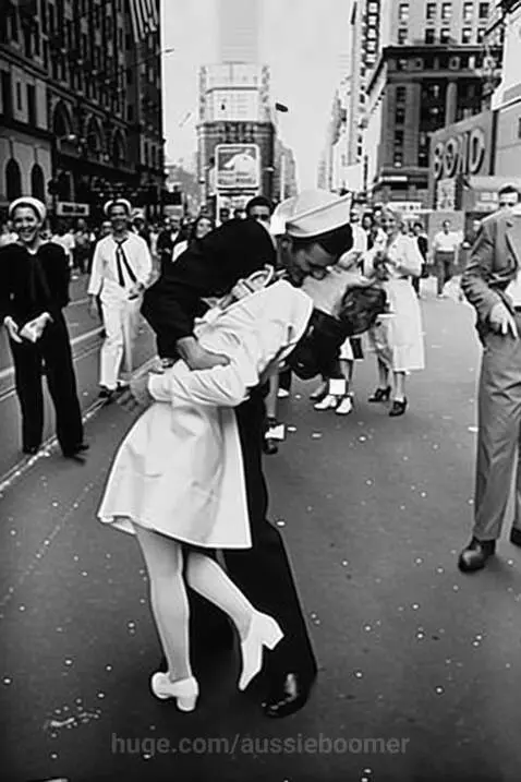V-Day Historic Photo Moment -  V-J Day in Times Square is a ... by aussieboomer