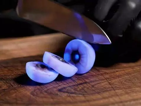 Knife cutting #ASMR glass fruits very #satisfying #nature by car