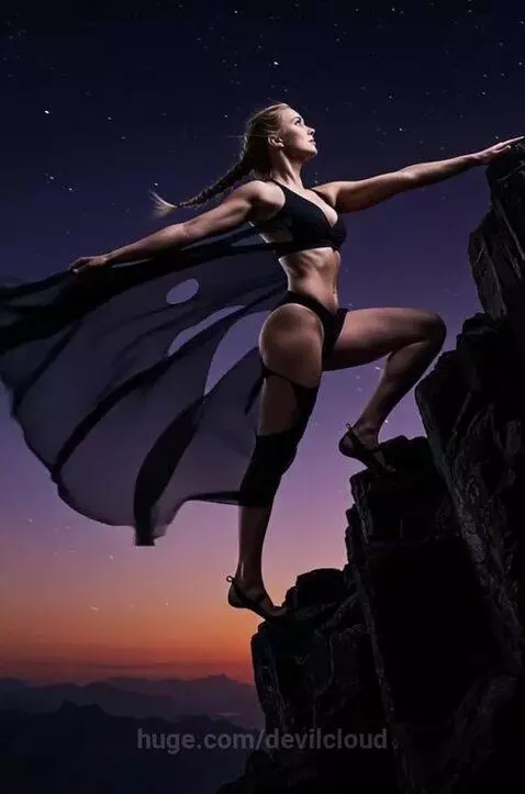 She Climbs For The Stars | Female Fashion by devilcloud