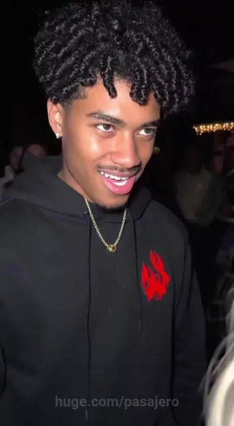 Magic trick goes wrong by pasajero