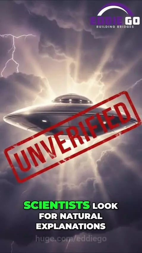 𝐂𝐨𝐬𝐦𝐢𝐜 𝐌𝐲𝐬𝐭𝐞𝐫𝐲: ☄️ 𝐂𝐨𝐦𝐞𝐭'𝐬 𝐒𝐭𝐫𝐚𝐧𝐠𝐞 𝐁𝐞𝐡𝐚𝐯𝐢𝐨𝐫! 🌌 by eddiego