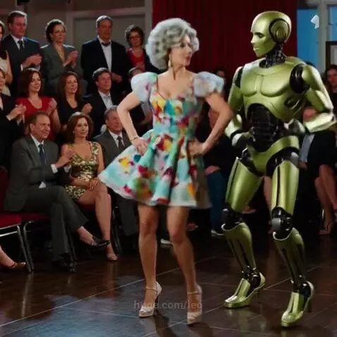 Зинаида зажигает с роботом by leo