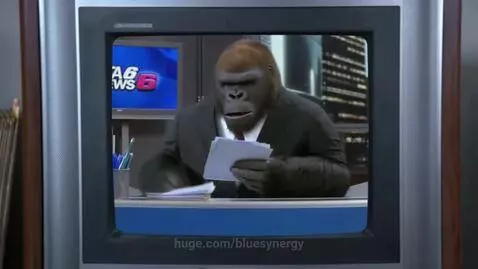 Just need to read the screen at the back to understand 😭😭 by bluesynergy