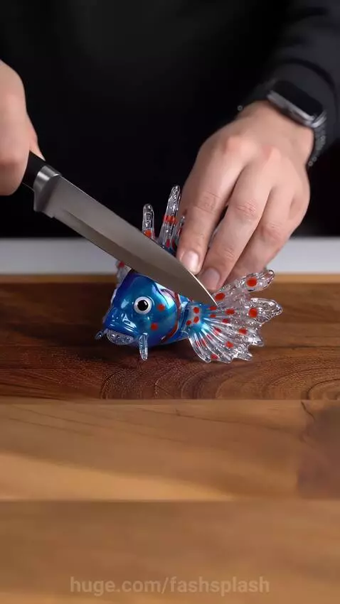 ASMR glass lionfish by fashsplash