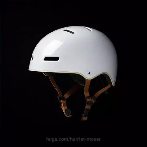 Reflective bycicle helmet - Design concept by harriet-moser