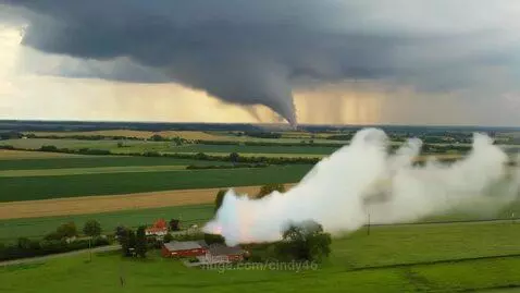 Tornado by cindy46