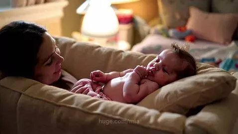 Amazing putting baby to sleep by mia