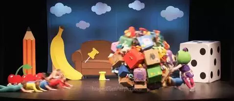 Katamari Demacy but as a community theater production by arperture