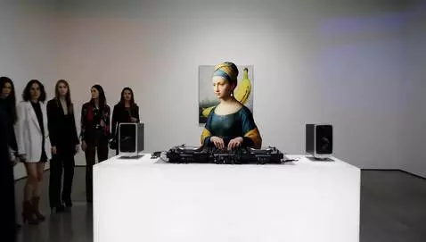 Resident Gallery DJ by arperture