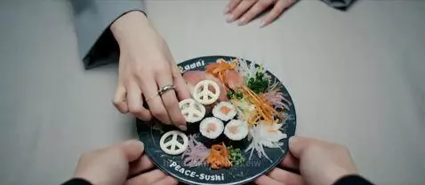 Peace Sushi by denrakeiw