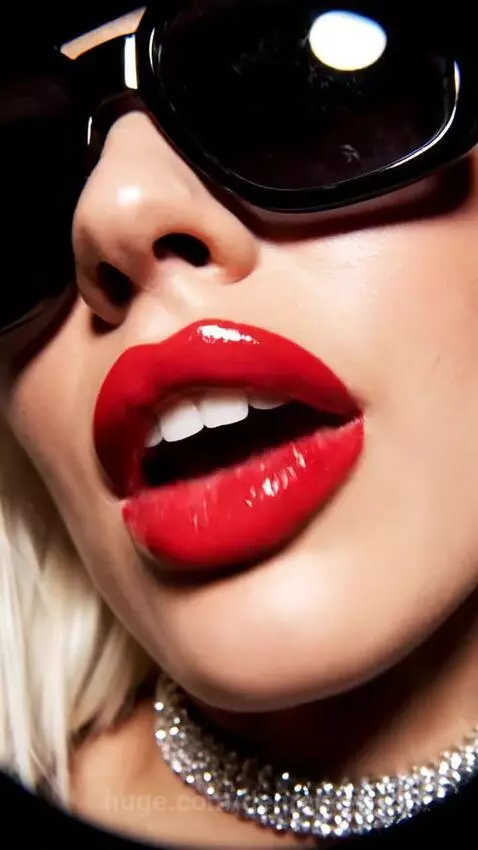 Lips by denrakeiw