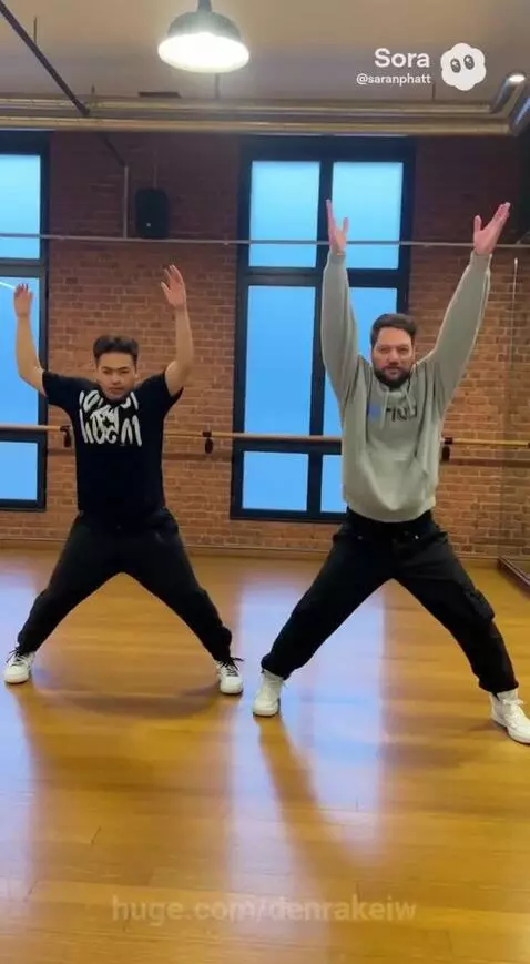 DenRakEiw vs. Saranphat by denrakeiw