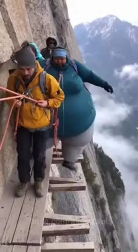 That’s huge😭😂 by alphapaul