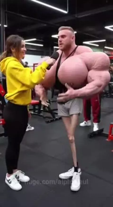 Bro skips leg day😂 by alphapaul