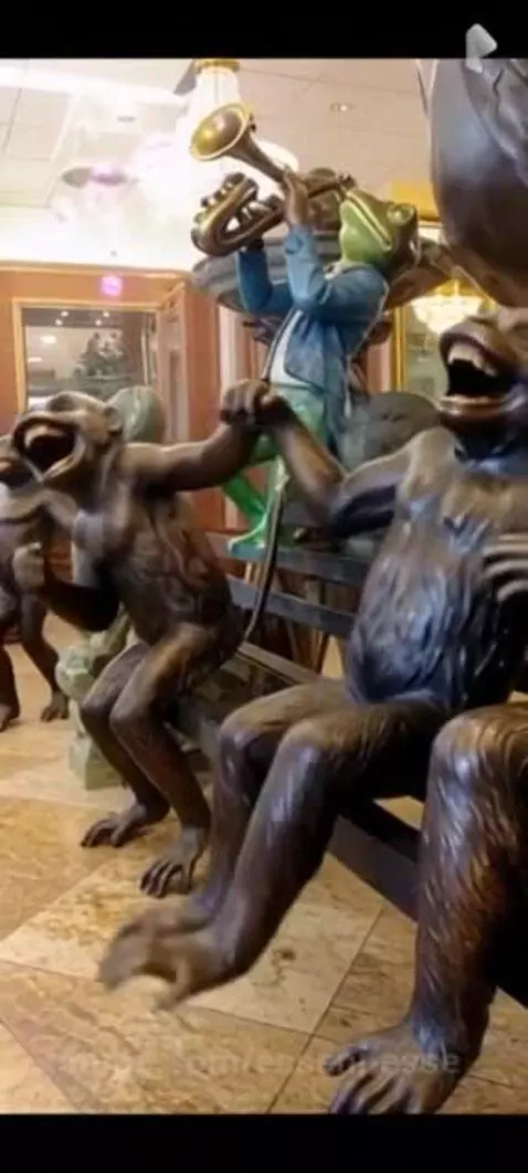 Monkeys having a good time by essennesse