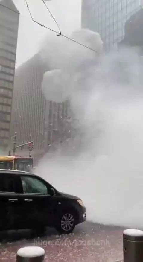 Snowfall turns into disaster by jobsbonk