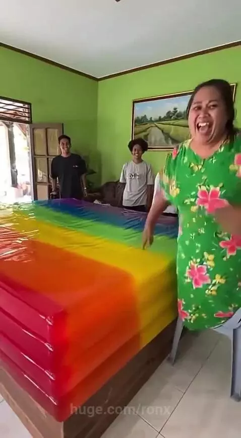 It’s a gummy bed 🍬🍬🍬 by ronx