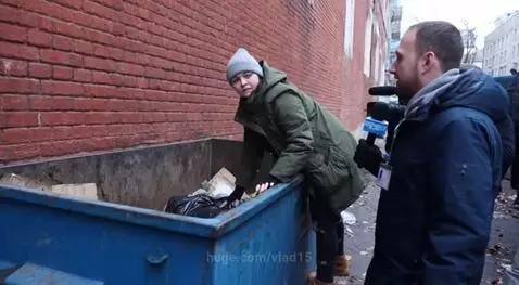 I didn't find myself in the trash)) by vlad15