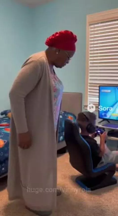 Boy that’s rude!! by vinnyroja