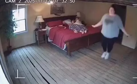 That's some weight 😭 by vinnyroja