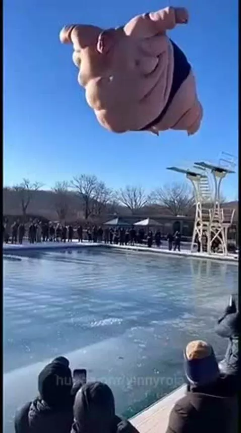 Such big splash by vinnyroja