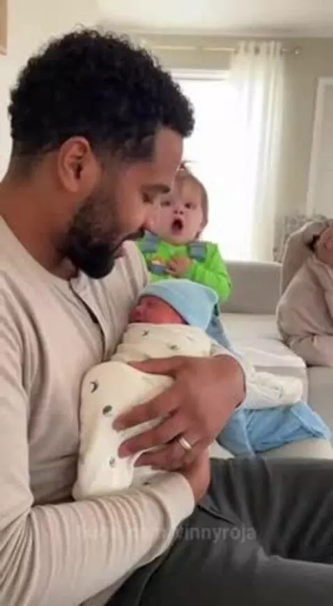 She felt heartbroken😂😂 by vinnyroja