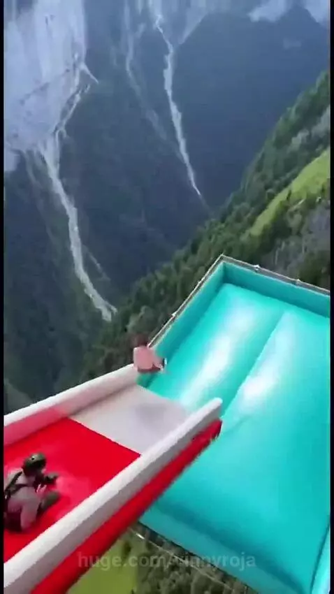 Water slide 😅 by vinnyroja