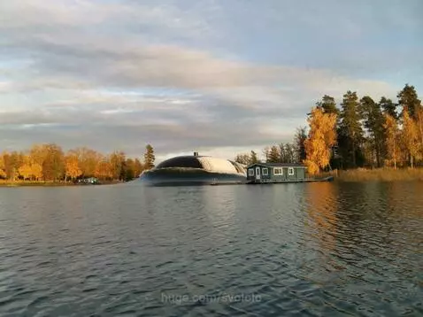 Unsuccessful video generation with a submarine translation by svololo