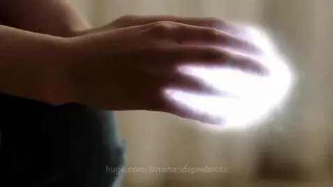 Красивые руки с магией by ilovehandspeeboots