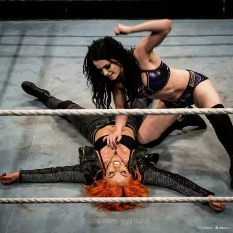 Paige destroys Priscilla by ggyuuhii