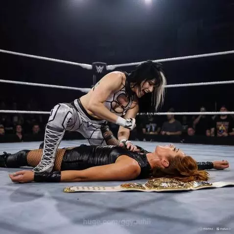 Blair destroys Becky by ggyuuhii