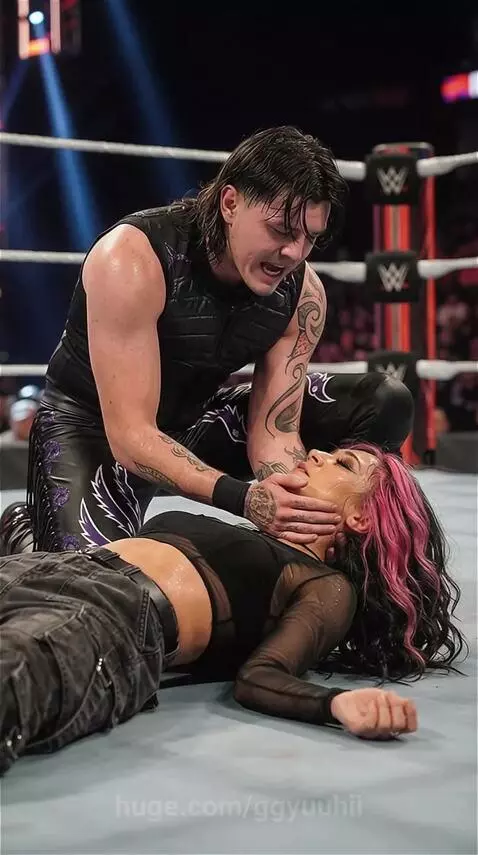 Dominik destroys Dakota by ggyuuhii