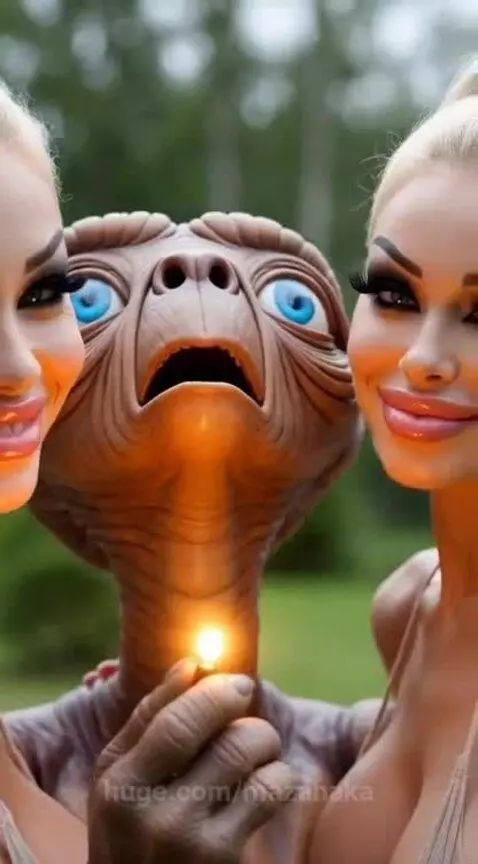 WHY WOULD HE EVER CALL HOME? 👽✨ by mazahaka