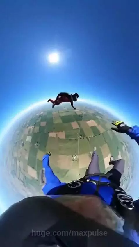 Freefall Near-Miss Chaos by maxpulse