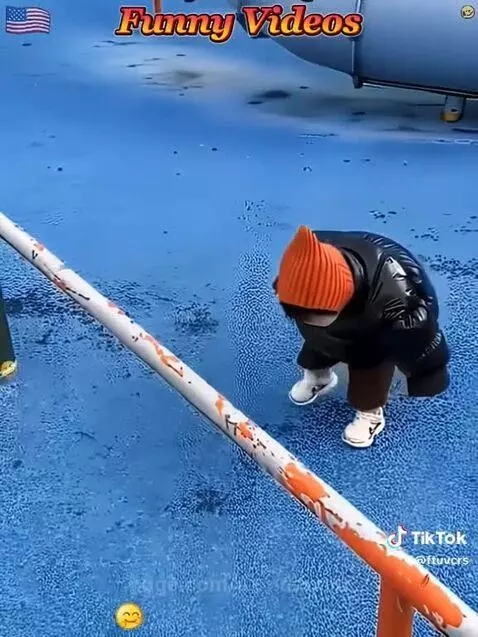 😂😂 by damndumb